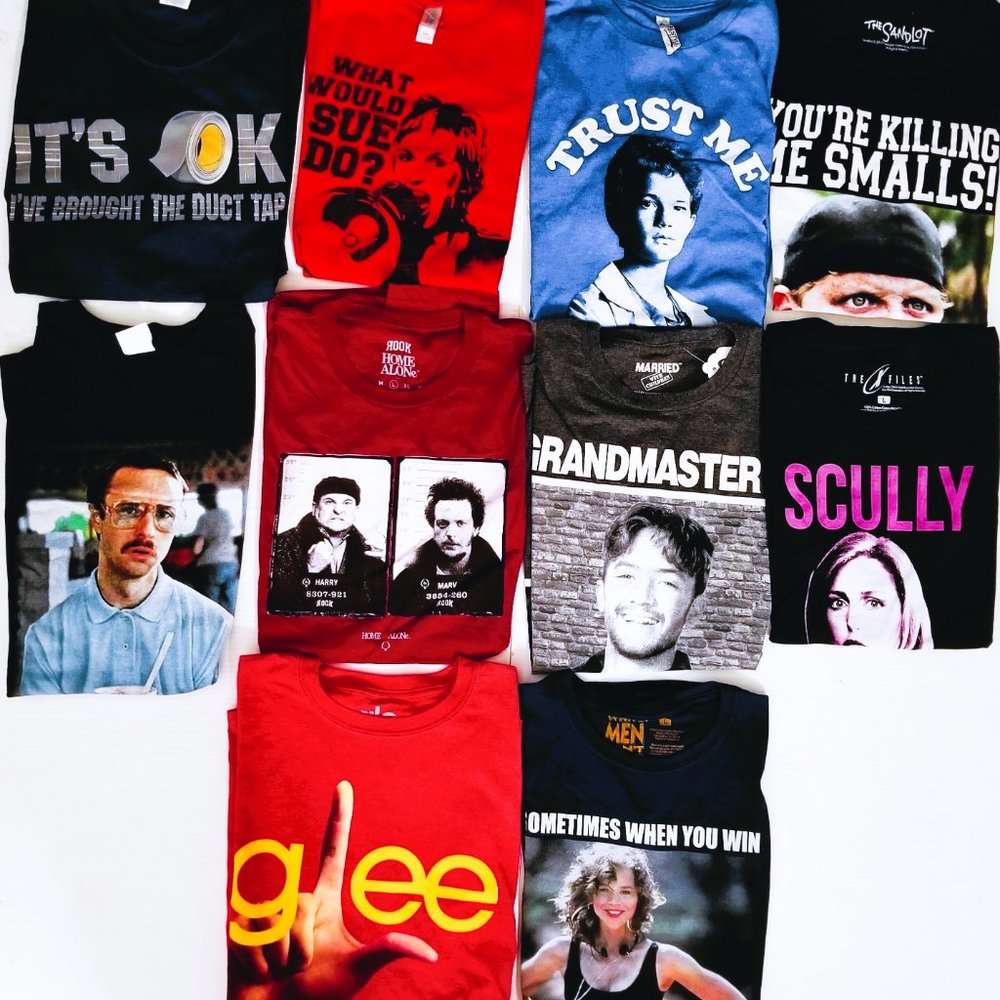 10 T SHIRTS IN SIZE LARGE; ALL WITH MOVIE AND TELEVISION THEMES, NEW